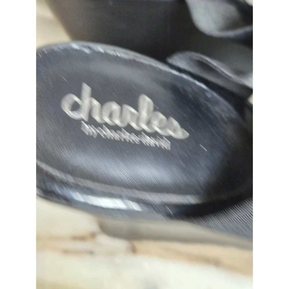 Charles by Charles‎ David Black Elastic Wedge Sandals Size 11M Patent T-Strap